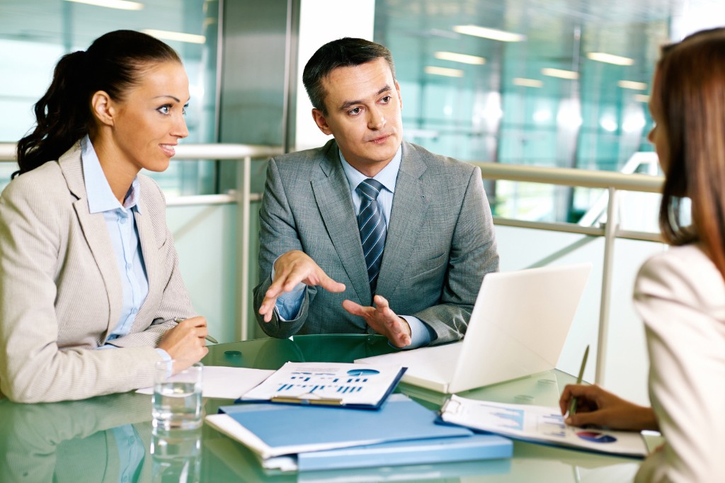 Accountant preparing a UK VAT return